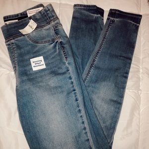Old Navy Super Skinny Jeans